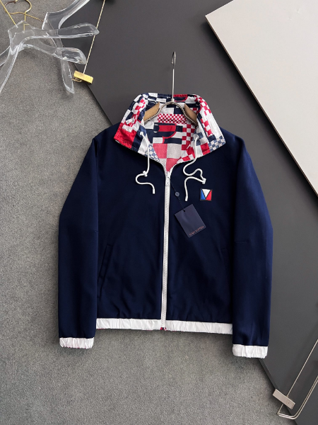 ** Elegancka kurtka sportowa

**