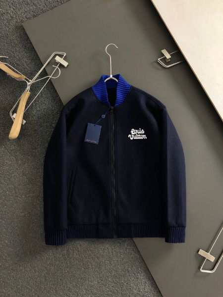 ** Elegancka kurtka sportowa

**